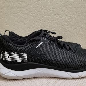 Hoka running shoes 91/2